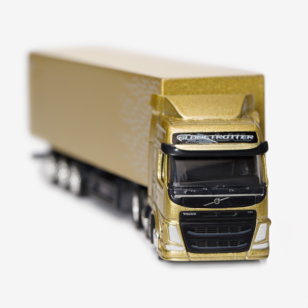 Volvo FM met trailer 1:87